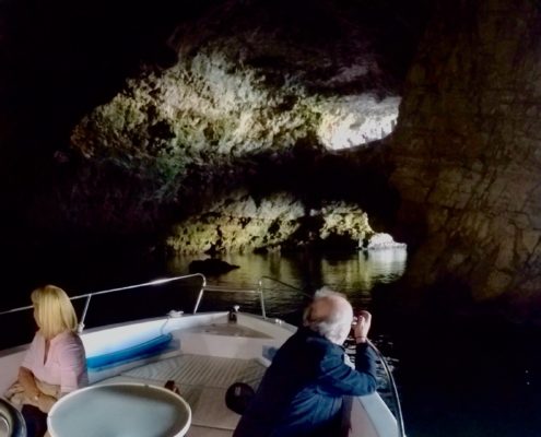 Foto nella grotta di Polignano