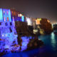 Foto notturna della costa di Polignano a Mare