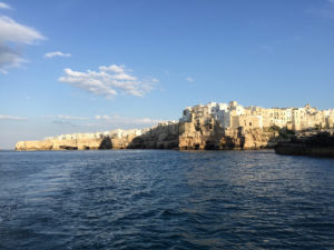 Foto dal mare di Polignano a Mare